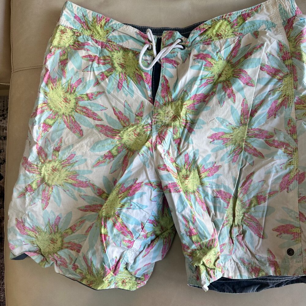 Tailor Vintage Board Shorts.  Reversible.  Floral Pattern / Solid Navy.   XL
